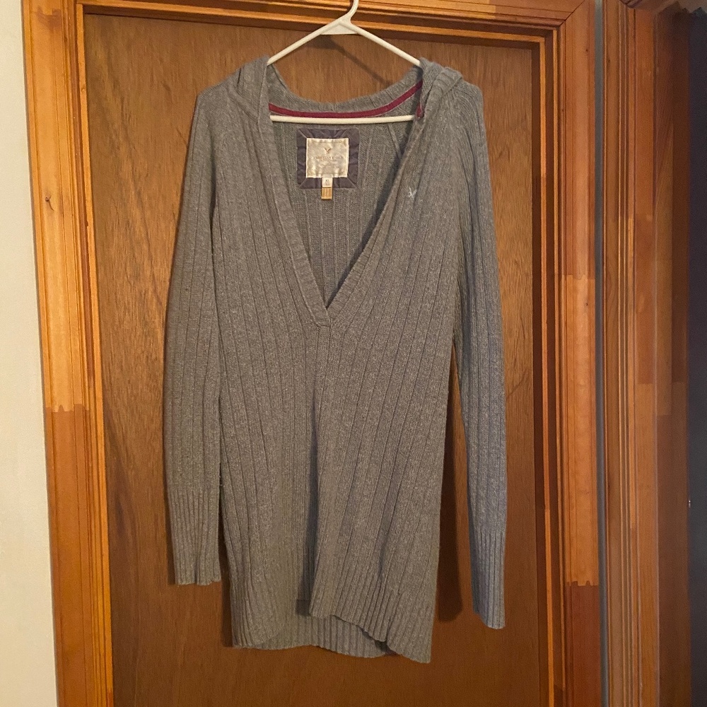 American eagle. Oversized hooded gray sweater